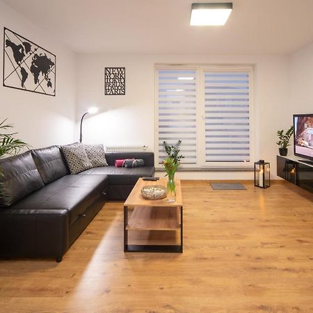 Maya'S Flats & Resorts 49 - Spacious 3 Rooms Apartment In Szafarnia 그단스크 외부 사진