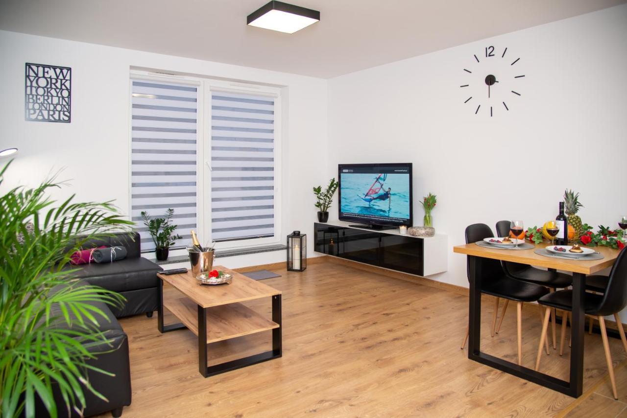 Maya'S Flats & Resorts 49 - Spacious 3 Rooms Apartment In Szafarnia 그단스크 외부 사진