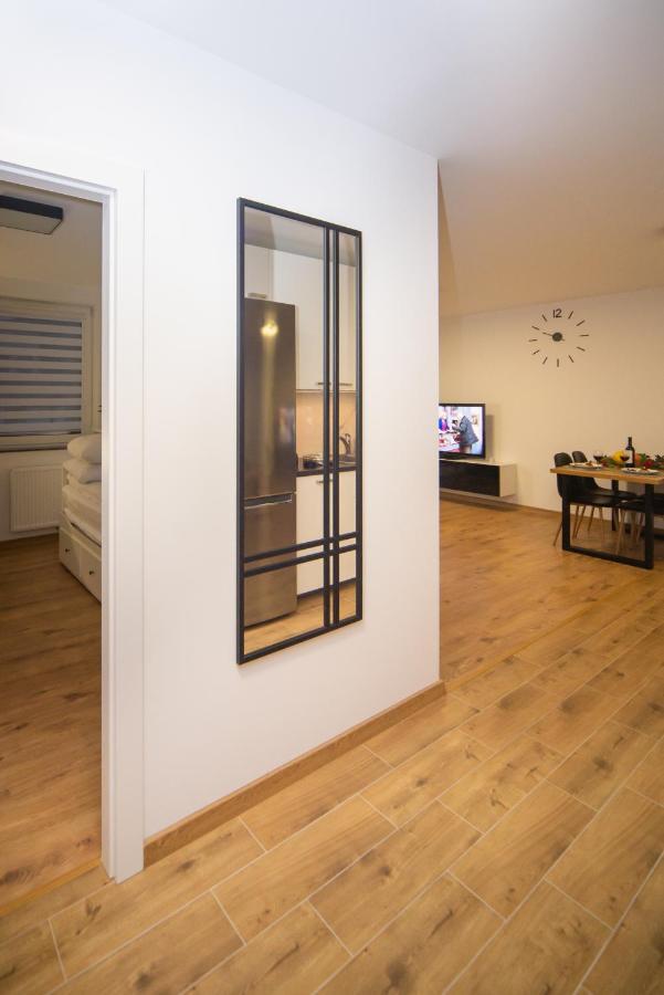 Maya'S Flats & Resorts 49 - Spacious 3 Rooms Apartment In Szafarnia 그단스크 외부 사진