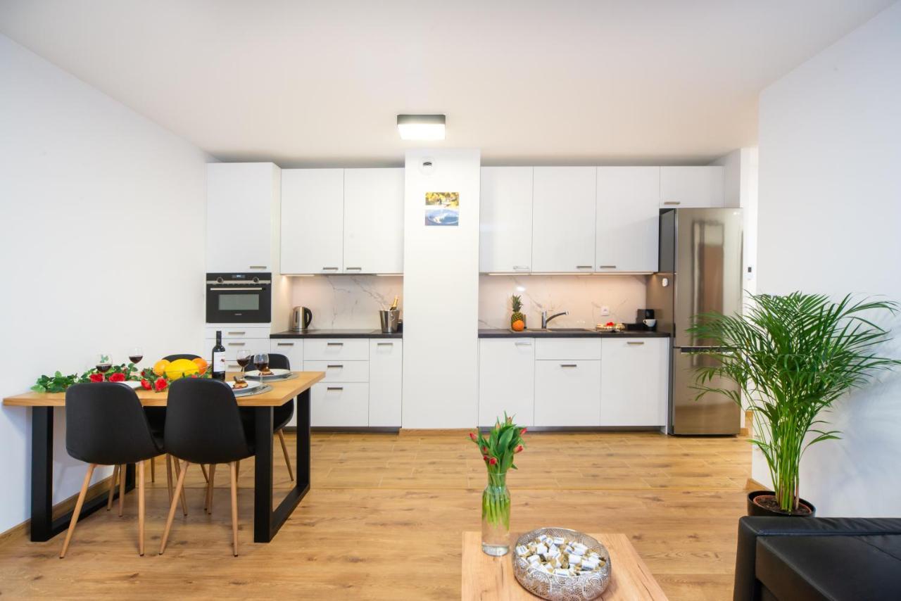 Maya'S Flats & Resorts 49 - Spacious 3 Rooms Apartment In Szafarnia 그단스크 외부 사진