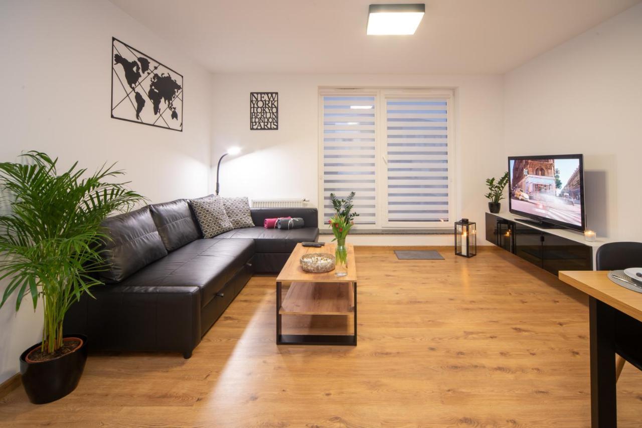 Maya'S Flats & Resorts 49 - Spacious 3 Rooms Apartment In Szafarnia 그단스크 외부 사진