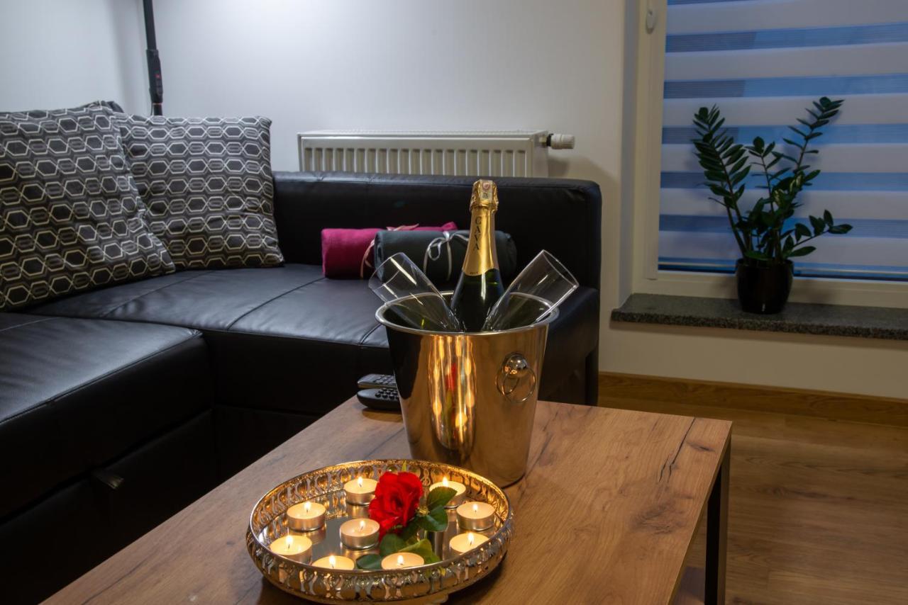 Maya'S Flats & Resorts 49 - Spacious 3 Rooms Apartment In Szafarnia 그단스크 외부 사진