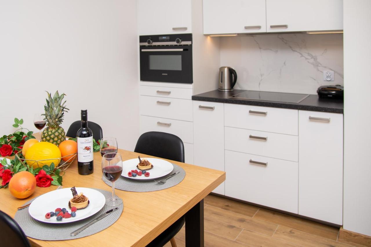 Maya'S Flats & Resorts 49 - Spacious 3 Rooms Apartment In Szafarnia 그단스크 외부 사진