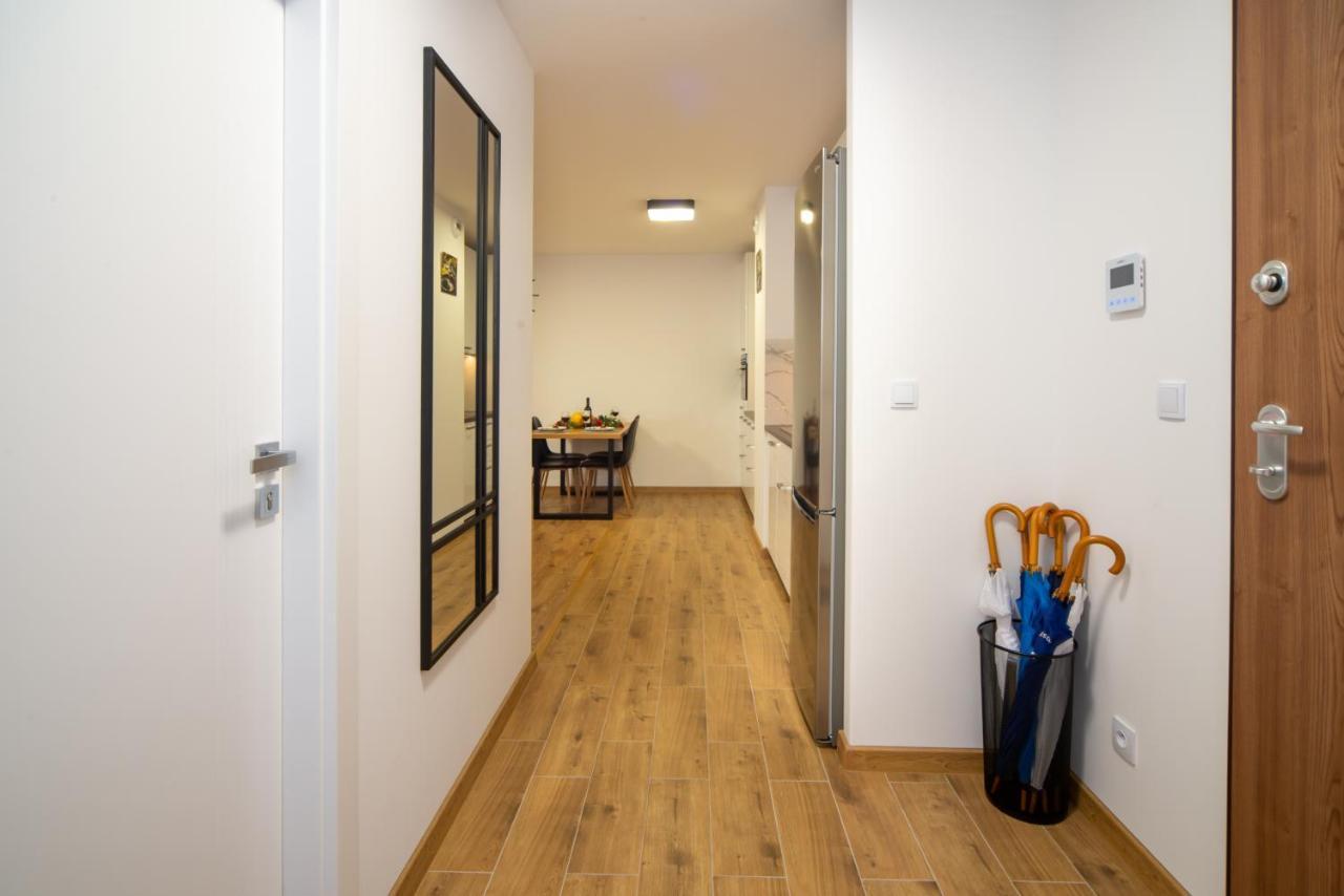 Maya'S Flats & Resorts 49 - Spacious 3 Rooms Apartment In Szafarnia 그단스크 외부 사진
